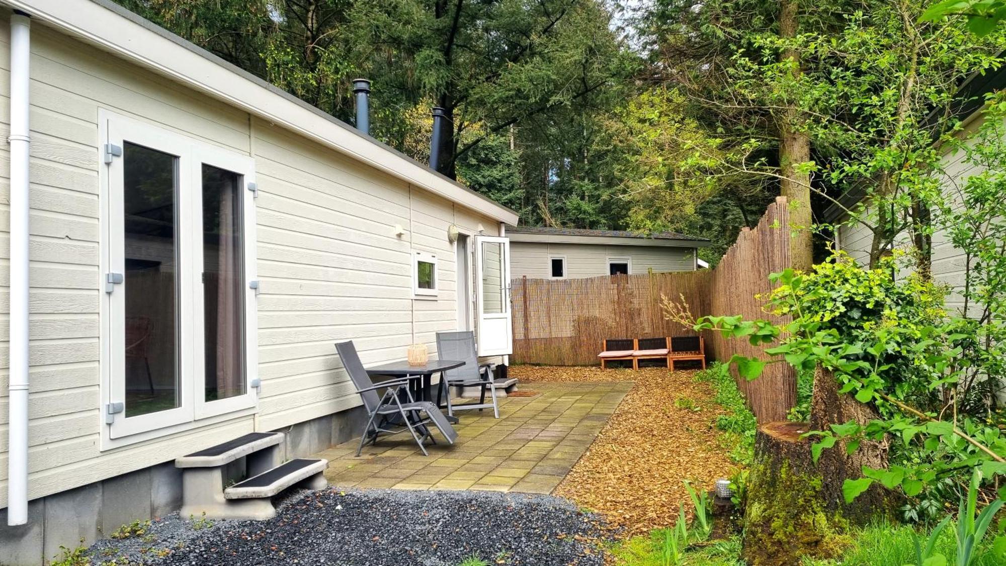 Gezellig Gemoderniseerd Chalet Op De Veluwe Putten Exterior foto